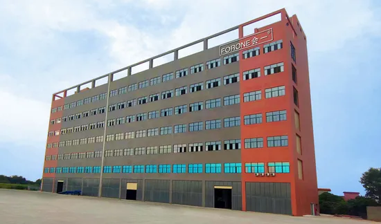 Form-Platten-Deckenplatte Feuchtigkeitsbeständige PVC-Wandpaneel-Dekoration Einfaches Biegen